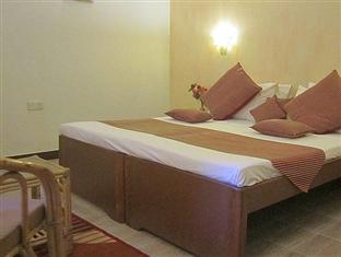 Kristal Sands Beach Resort كالانغيُت المظهر الخارجي الصورة
